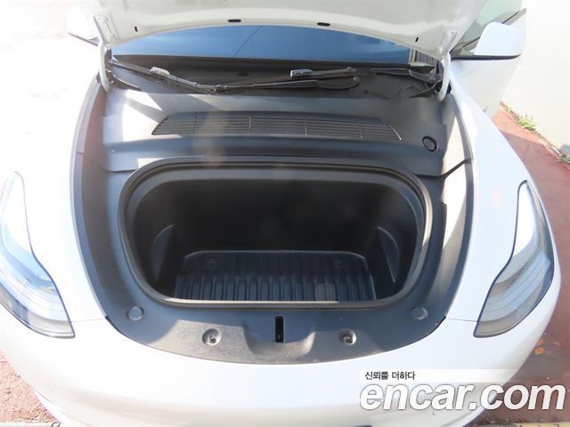 Tesla Model Y 2024 — photo 6