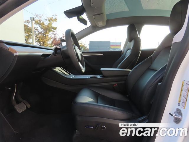 Tesla Model Y 2024 — photo 10