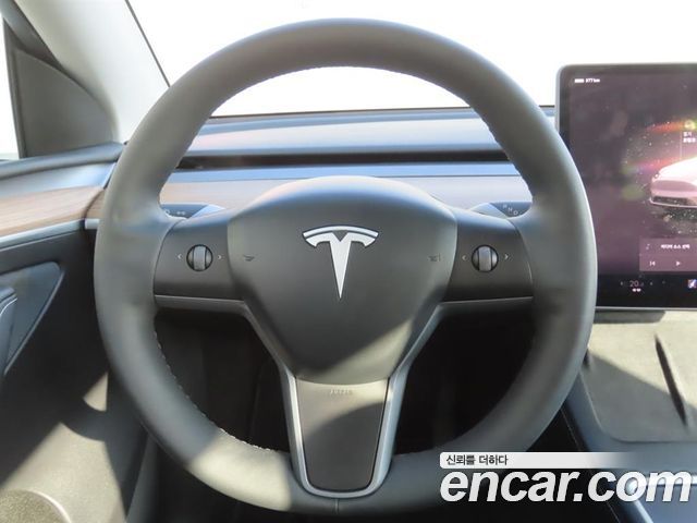 Tesla Model Y 2024 — photo 13