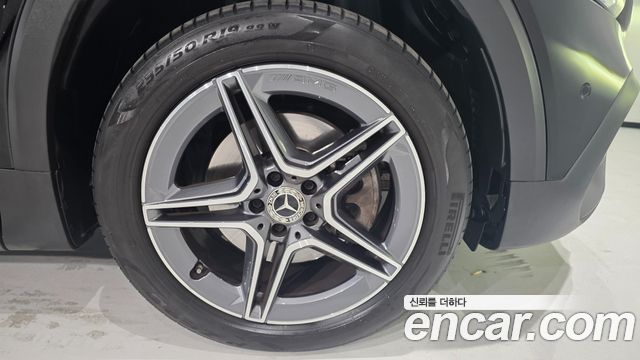 Mercedes-Benz GLB-Class 2021 — photo 5