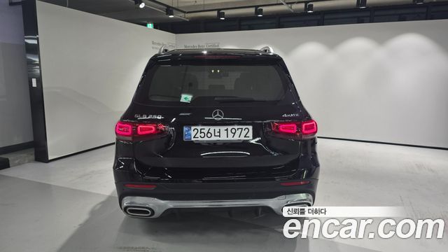 Mercedes-Benz GLB-Class 2021 — photo 7