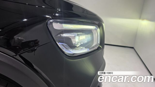 Mercedes-Benz GLB-Class 2021 — photo 12