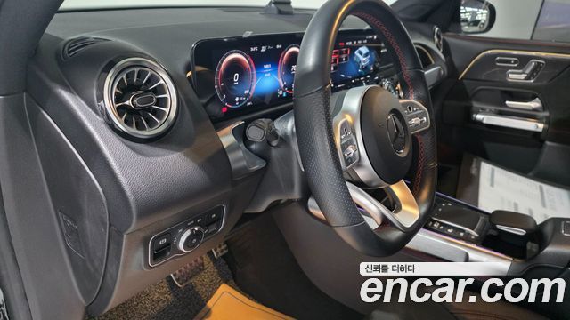 Mercedes-Benz GLB-Class 2021 — photo 15