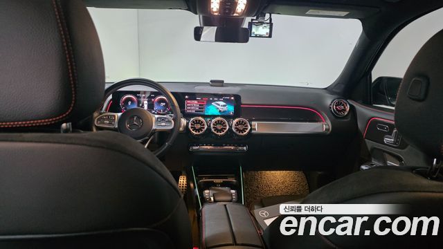 Mercedes-Benz GLB-Class 2021 — photo 17