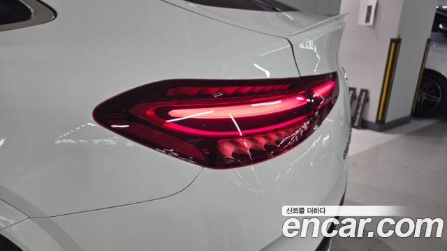 Mercedes-Benz GLE-Class 2026 — photo 13