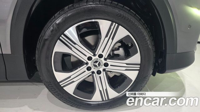 Mercedes-Benz EQB 2026 — photo 5