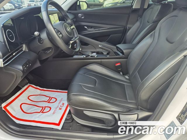 Hyundai AVANTE 2021 — photo 14