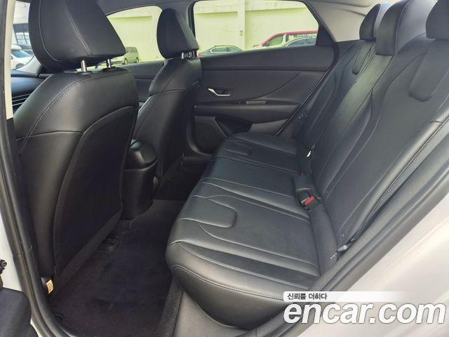 Hyundai AVANTE 2021 — photo 15