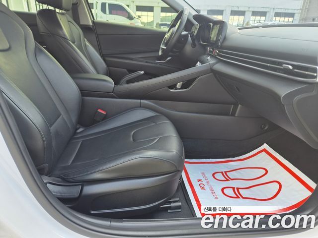 Hyundai AVANTE 2021 — photo 17