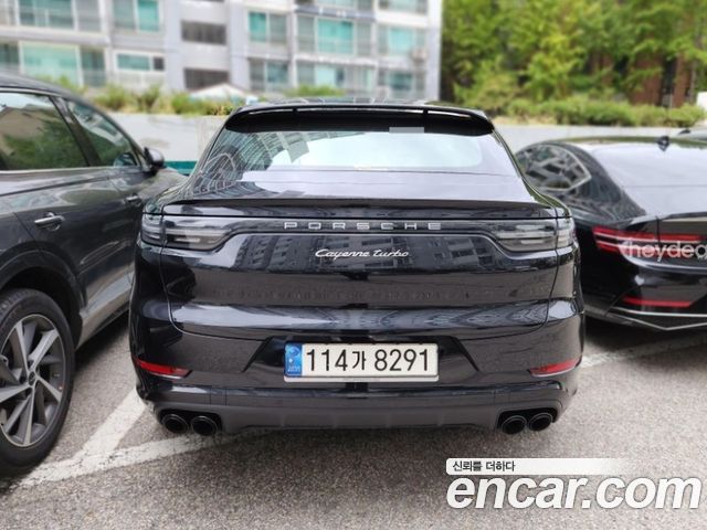 Porsche Cayenne 2021 — photo 2