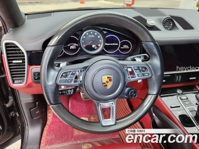 Porsche Cayenne 2021 — photo 8