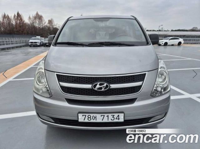 Hyundai Starex 2015 — photo 1