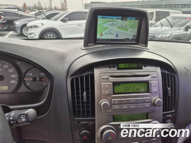 Hyundai Starex 2015 — photo 13