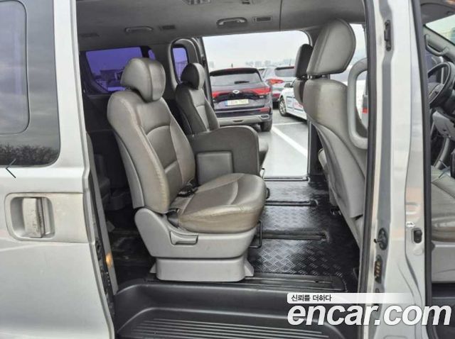 Hyundai Starex 2015 — photo 18