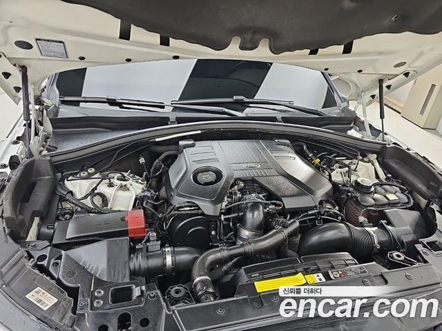 Land Rover Range Rover Velar 2019 — photo 6
