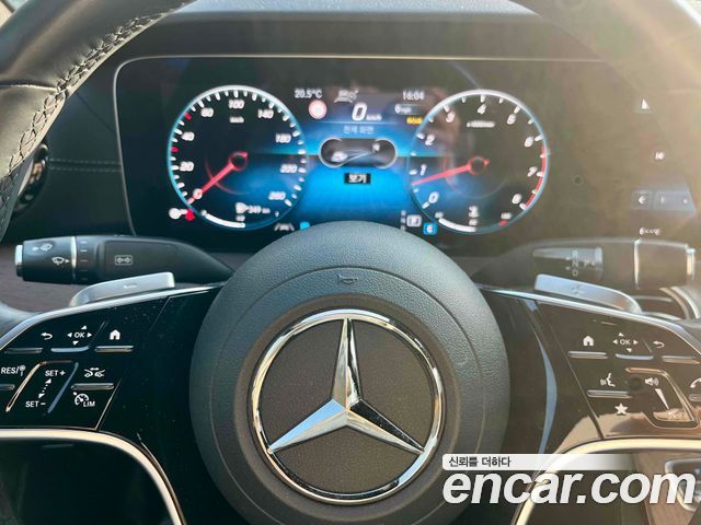 Mercedes-Benz E-Class 2023 — photo 4