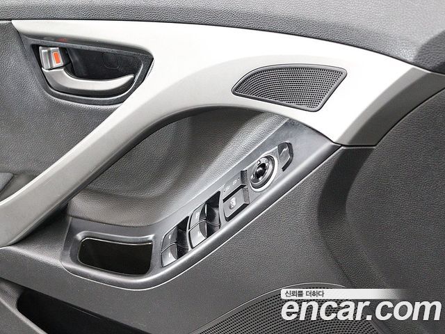 Hyundai AVANTE 2014 — photo 14