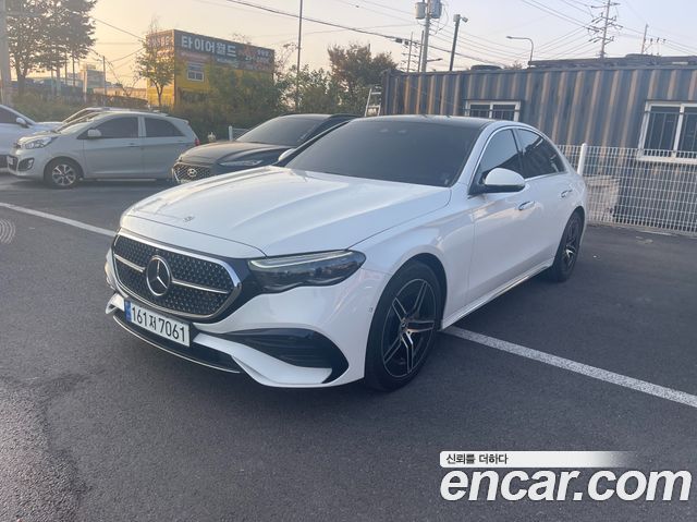 Mercedes-Benz E-Class 2024 — photo 1
