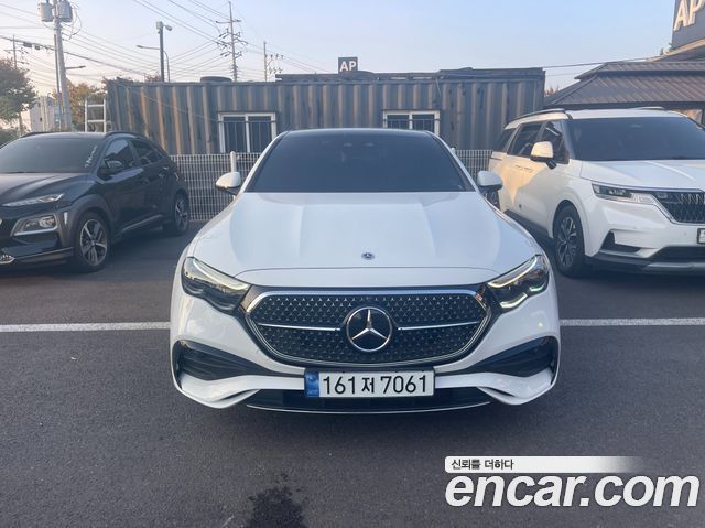 Mercedes-Benz E-Class 2024 — photo 3
