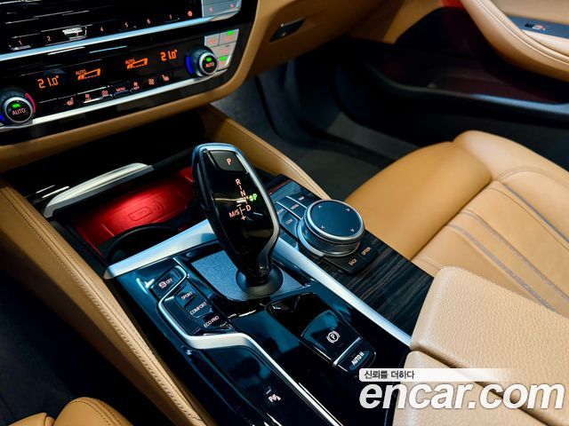 BMW 5-Series 2021 — photo 9