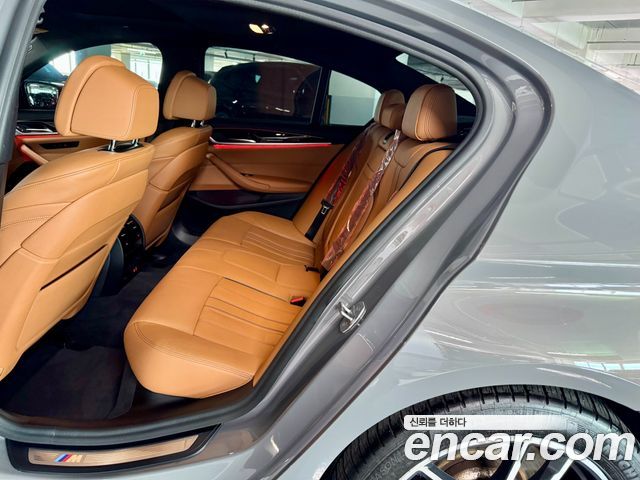 BMW 5-Series 2021 — photo 11