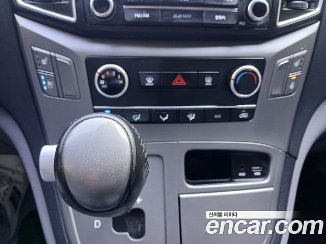 Hyundai Starex 2018 — photo 11