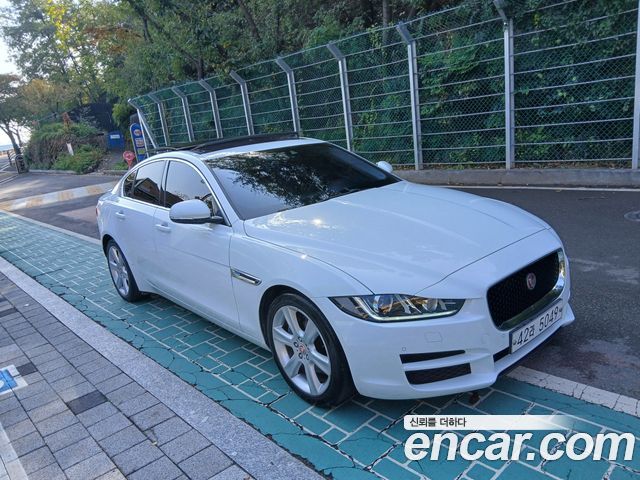 Jaguar XE 2016 — photo 2