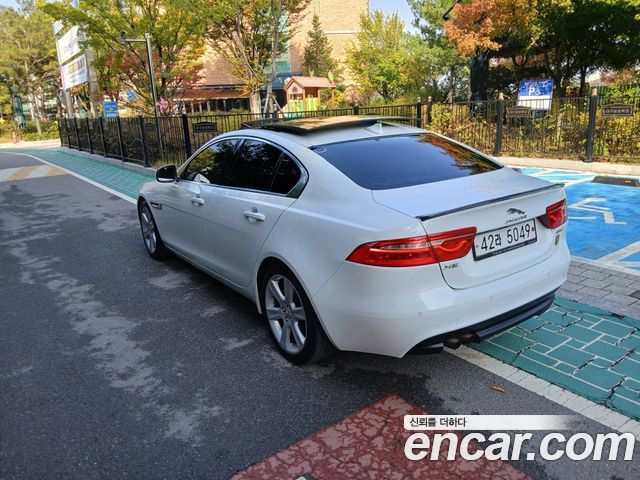 Jaguar XE 2016 — photo 5