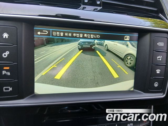 Jaguar XE 2016 — photo 9