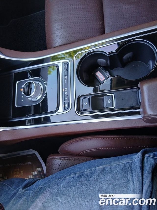 Jaguar XE 2016 — photo 11