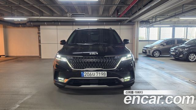 Kia Canival 2023 — photo 3