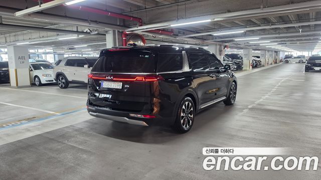 Kia Canival 2023 — photo 7