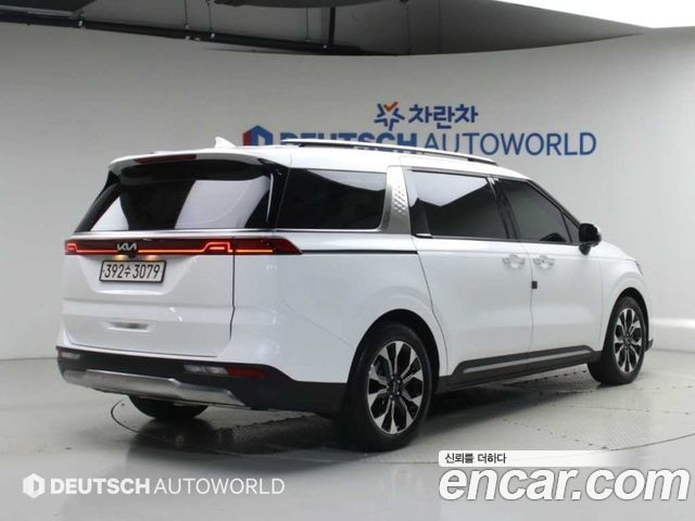 Kia Canival 2023 — photo 4