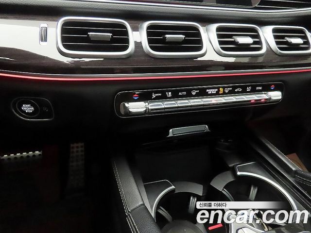 Mercedes-Benz GLE-Class 2022 — photo 10