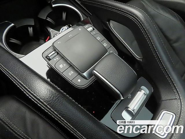 Mercedes-Benz GLE-Class 2022 — photo 12