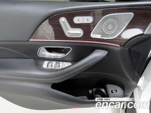 Mercedes-Benz GLE-Class 2022 — photo 13