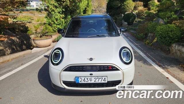 Mini Cooper 2025 — photo 1