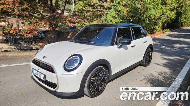 Mini Cooper 2025 — photo 2