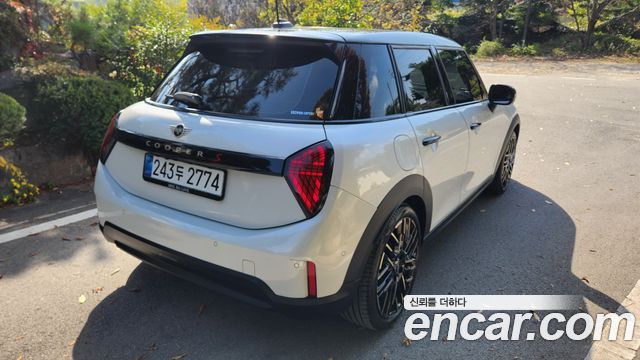 Mini Cooper 2025 — photo 5