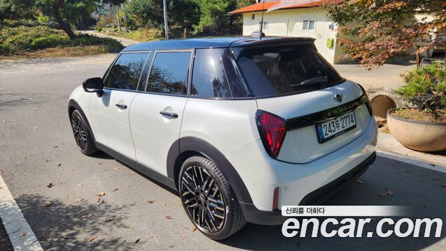 Mini Cooper 2025 — photo 6
