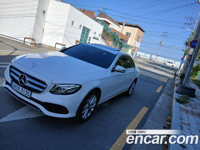 Mercedes-Benz E-Class 2018 — photo 3