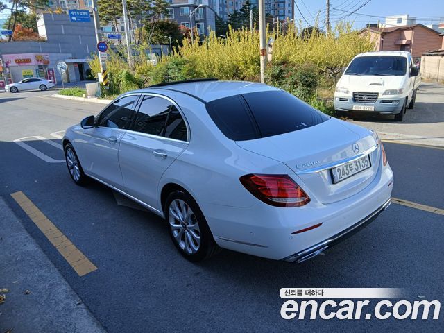 Mercedes-Benz E-Class 2018 — photo 5