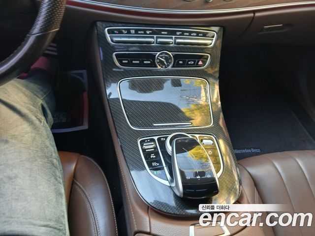 Mercedes-Benz E-Class 2018 — photo 9