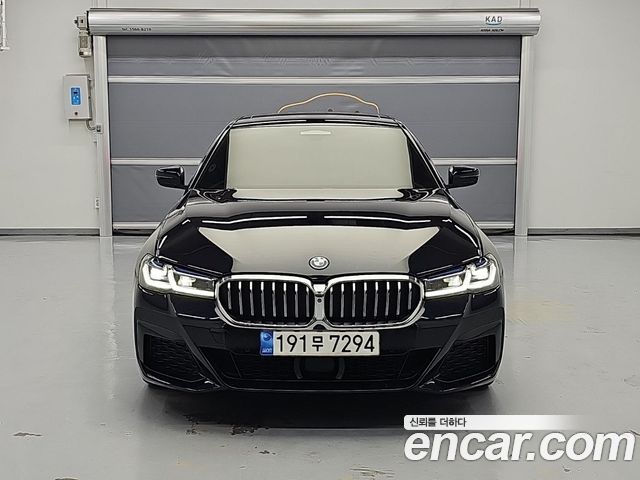 BMW 5-Series 2022 — photo 2