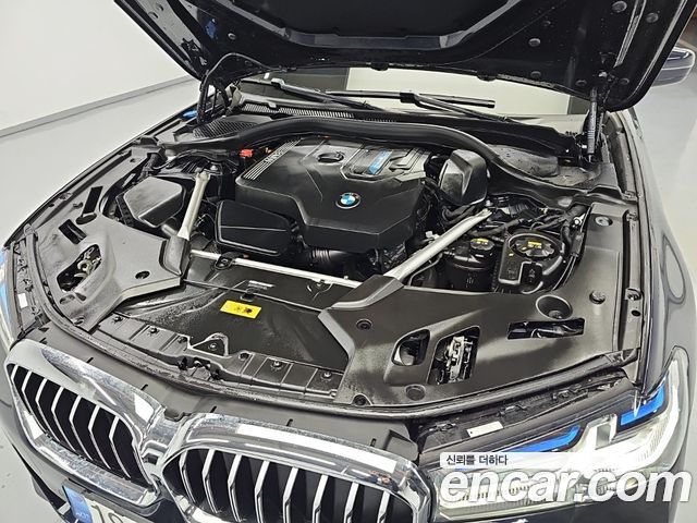 BMW 5-Series 2022 — photo 5