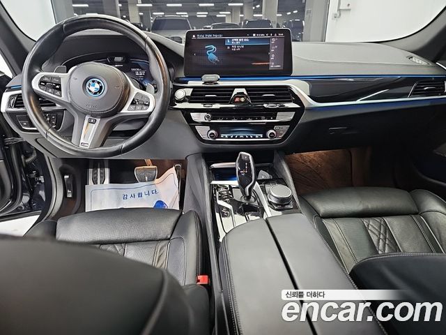 BMW 5-Series 2022 — photo 7