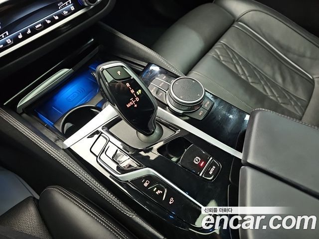 BMW 5-Series 2022 — photo 8