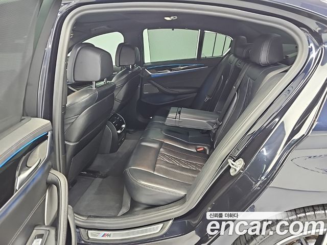 BMW 5-Series 2022 — photo 12