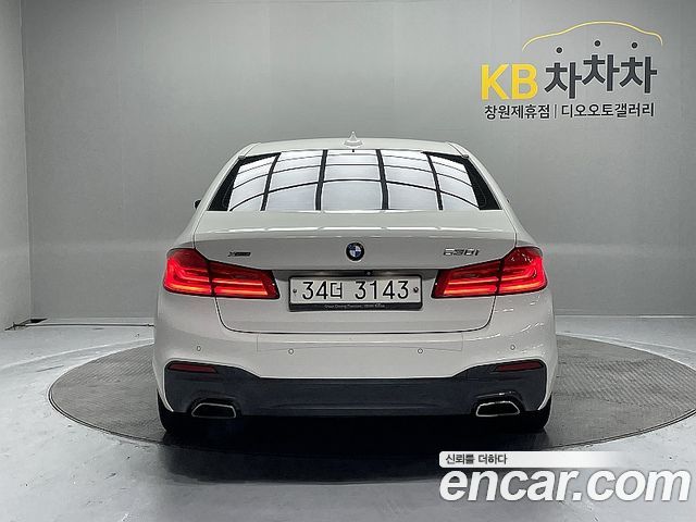 BMW 5-Series 2018 — photo 4