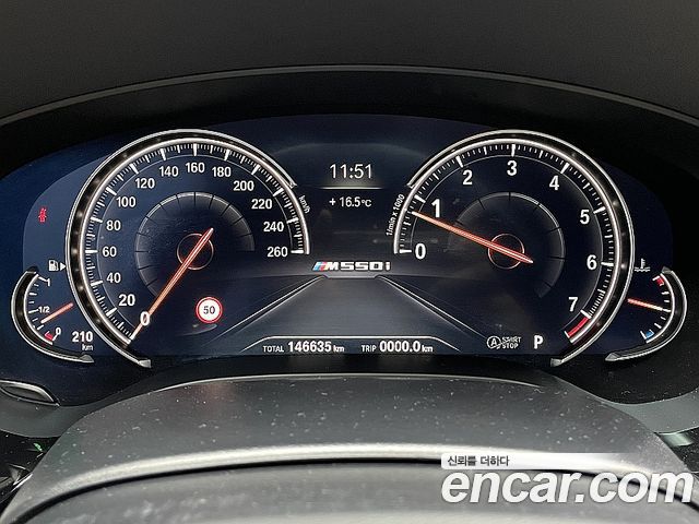 BMW 5-Series 2018 — photo 8